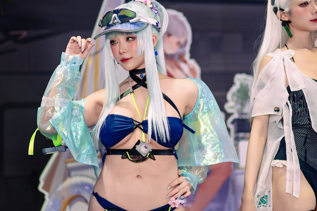 凌晨lingchen可露凯COS赏析｜少女前线2泳装造型惊艳电玩展
