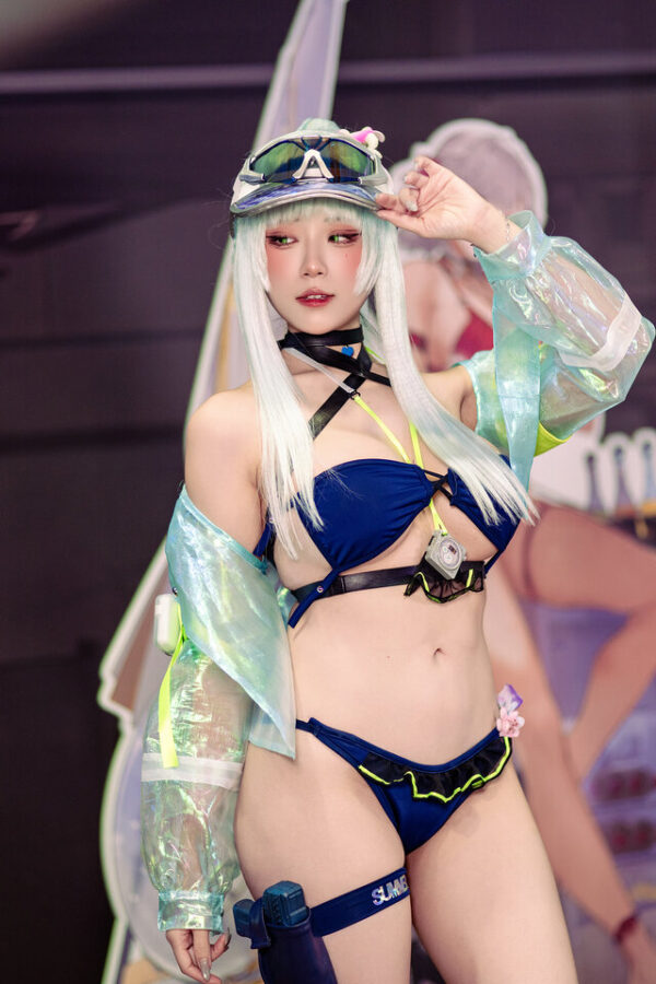 凌晨lingchen可露凯COS赏析｜少女前线2泳装造型惊艳电玩展