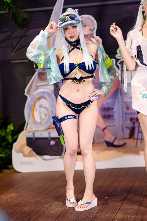 凌晨lingchen可露凯COS赏析｜少女前线2泳装造型惊艳电玩展