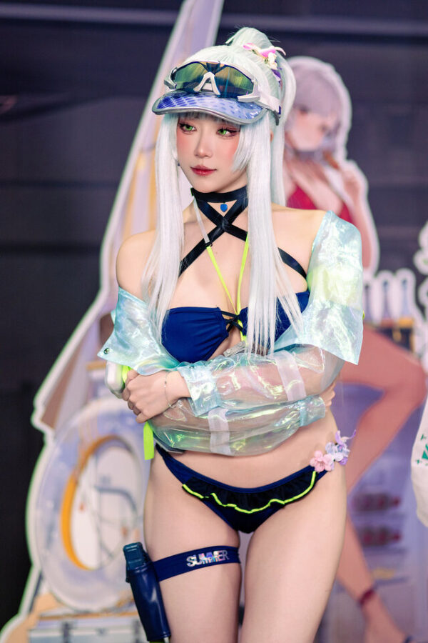 凌晨lingchen可露凯COS赏析｜少女前线2泳装造型惊艳电玩展