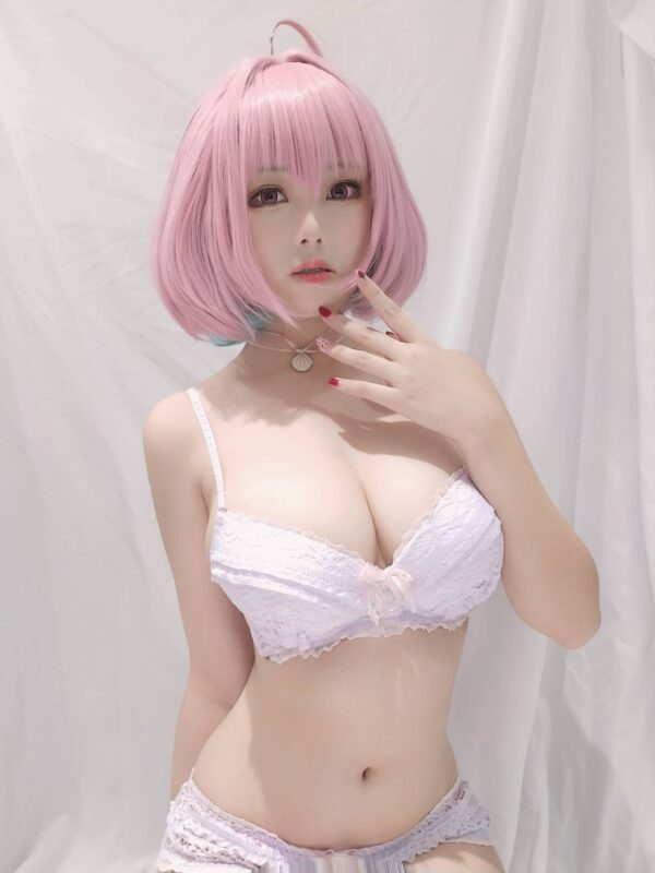 蜜汁猫裘偶像大师COS：演绎女仆版梦见璃亚梦的俏皮与温婉