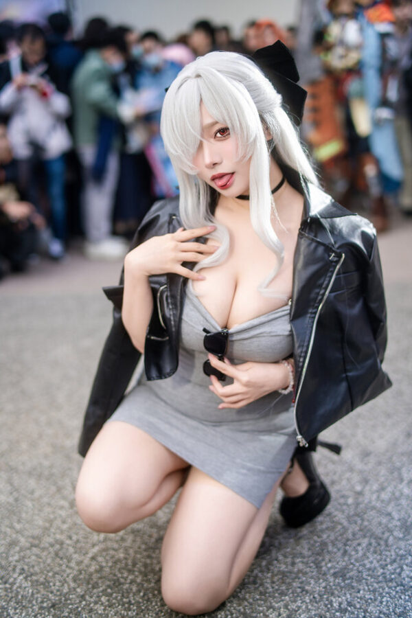 葵Aoi灰姑娘COS惊艳全场！演绎现实版胜利女神的优雅魅力