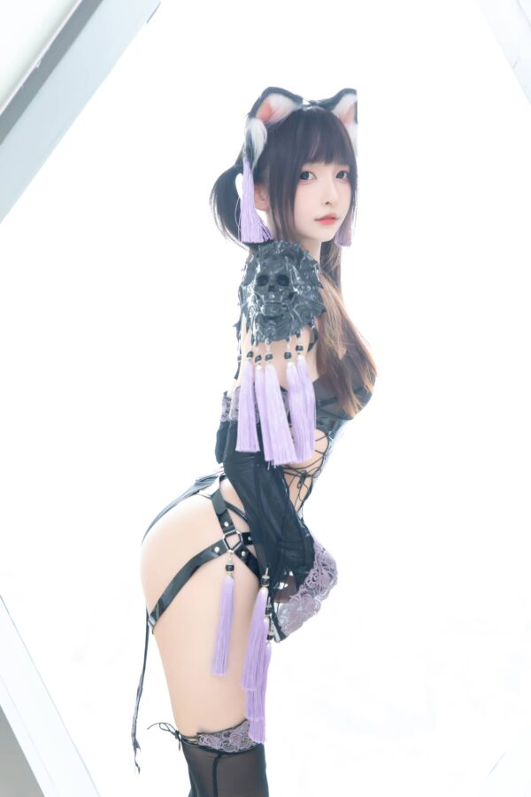 神楽坂真冬猫女旗袍COS:演绎黑紫旗袍下的灵动与危险气息 神楽坂真冬猫女旗袍COS:演绎黑紫旗袍下的灵动与危险气息