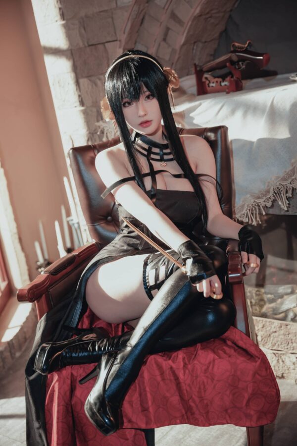 间谍过家家清水由乃COS：演绎冷感美人约尔的优雅与危险感