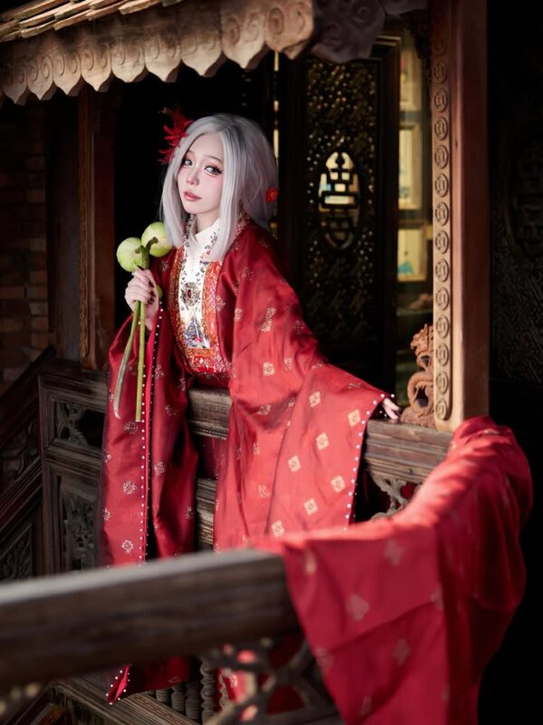 厌倦了角色扮演？顶流Coser海滩纯欲风照片曝光反差萌顶不住