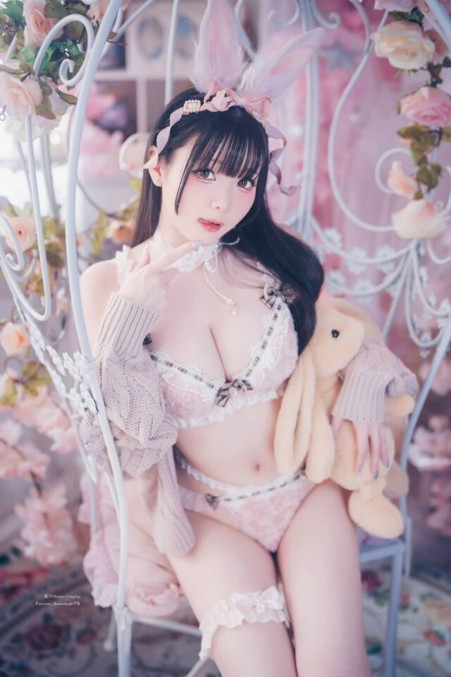 冬日毛衣Fluffy Bunny:霜月shimo兔女郎cos演绎高级感纯欲 冬日毛衣Fluffy Bunny:霜月shimo兔女郎cos演绎高级感纯欲