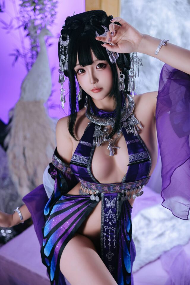 日奈娇苗疆巫女COS：演绎月光下的紫纱轻纱流苏与神秘仪式