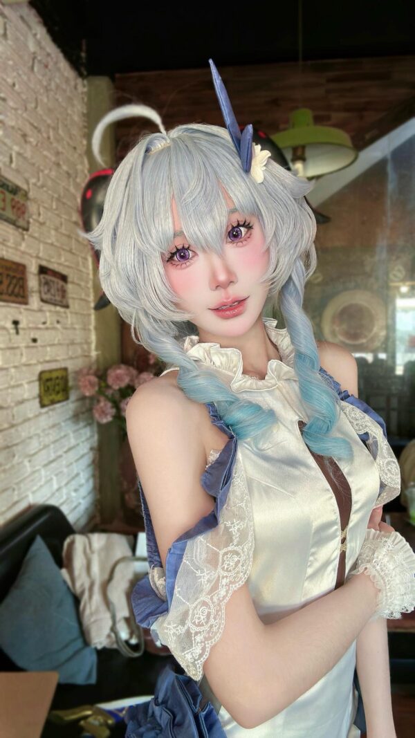 星穹铁道爻光COS：高人气女coser神还原可盐可甜完美破次元