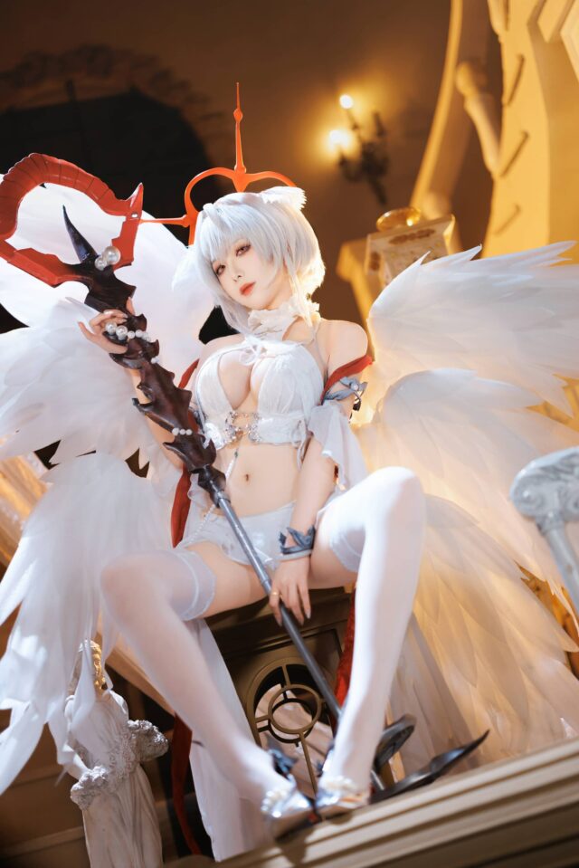 封疆疆v珍珠号COS:碧蓝航线白羽翼下的神圣与极限制服张力 封疆疆v珍珠号COS:碧蓝航线白羽翼下的神圣与极限制服张力