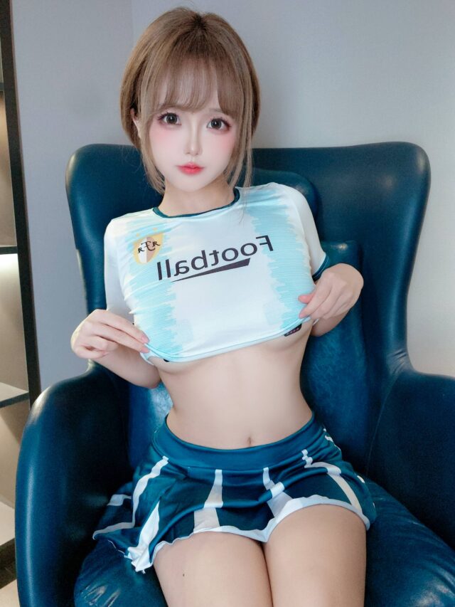 绿茵场边的灵动微光：日奈娇足球宝贝COS既治愈又灵动娇俏