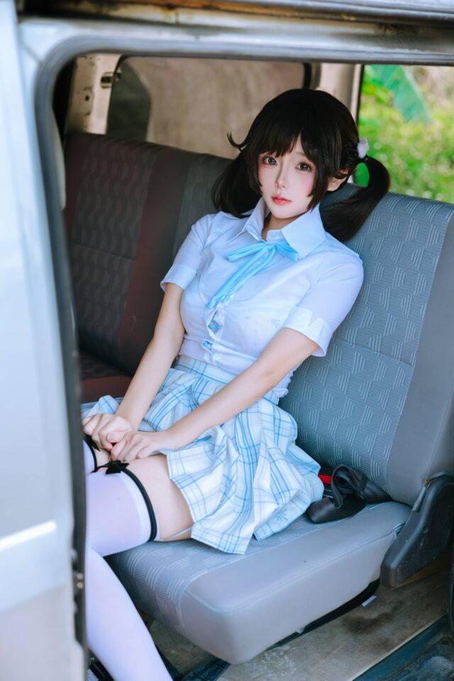日奈娇JK女高中生COS赏析：青春气息与氛围张力的完美融合