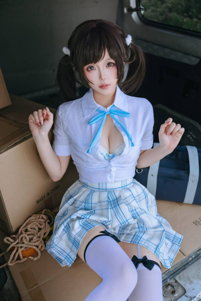 日奈娇JK女高中生COS赏析：青春气息与氛围张力的完美融合