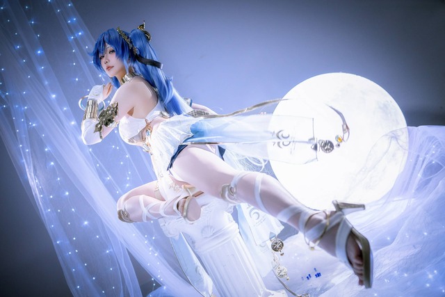 鸣潮尤诺·原服COS|星之迟迟演绎清冷星芒与电影级末世神性 鸣潮尤诺·原服COS|星之迟迟演绎清冷星芒与电影级末世神性