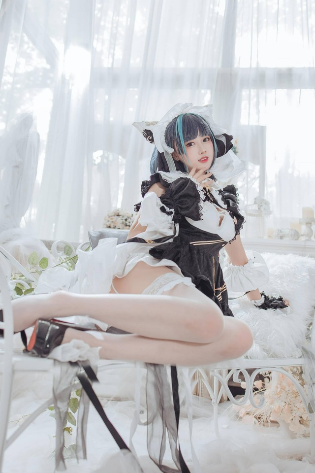 碧蓝航线白色白日梦的呢喃:羽生三未柴郡女仆高定级cos美学 碧蓝航线白色白日梦的呢喃:羽生三未柴郡女仆高定级cos美学
