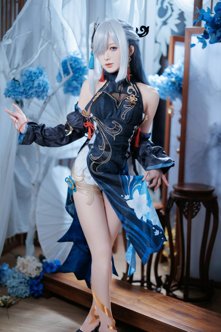 封疆疆v申鹤COS:黑旗袍下的冷泉幽谷这才是高级感清冷仙子 封疆疆v申鹤COS:黑旗袍下的冷泉幽谷这才是高级感清冷仙子