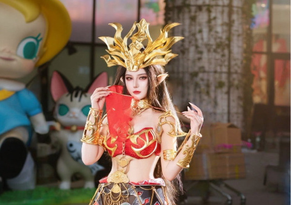 美杜莎女王COS惊艳全场!潘黄天诗完美演绎斗破苍穹蛇族女王 美杜莎女王COS惊艳全场!潘黄天诗完美演绎斗破苍穹蛇族女王