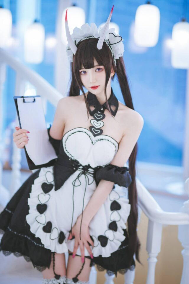 封疆疆v女仆能代COS评析：微光宅邸中的冷艳美学与视觉叙事