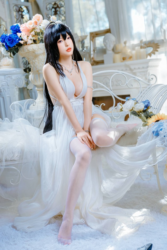清水由乃花嫁鹩COS赏析:纯白婚纱与雕塑感形体的视觉交响 清水由乃花嫁鹩COS赏析:纯白婚纱与雕塑感形体的视觉交响