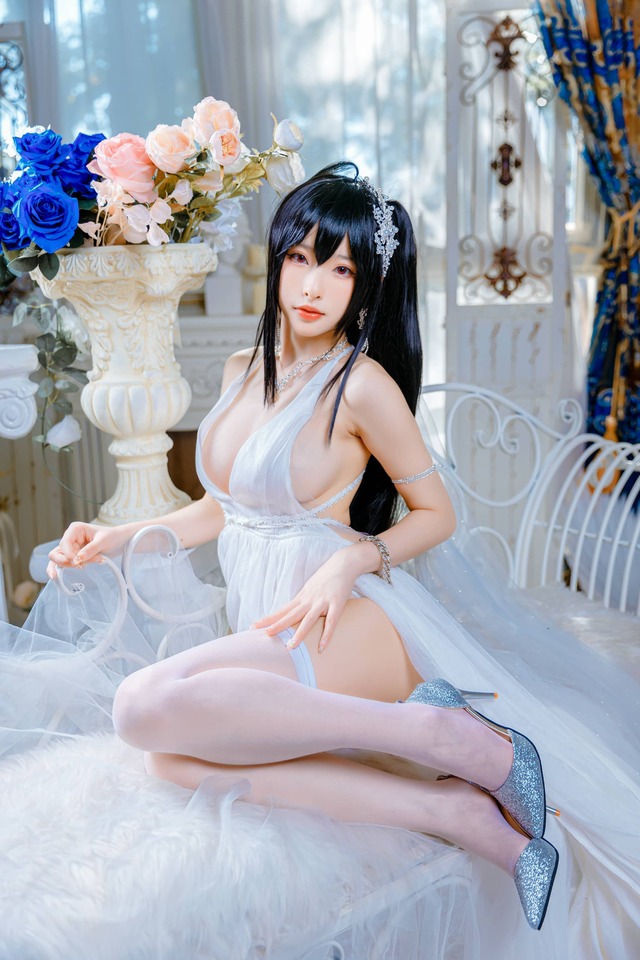 清水由乃花嫁鹩COS赏析:纯白婚纱与雕塑感形体的视觉交响 清水由乃花嫁鹩COS赏析:纯白婚纱与雕塑感形体的视觉交响