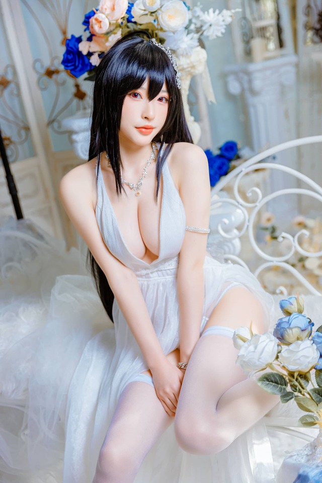 清水由乃花嫁鹩COS赏析:纯白婚纱与雕塑感形体的视觉交响 清水由乃花嫁鹩COS赏析:纯白婚纱与雕塑感形体的视觉交响