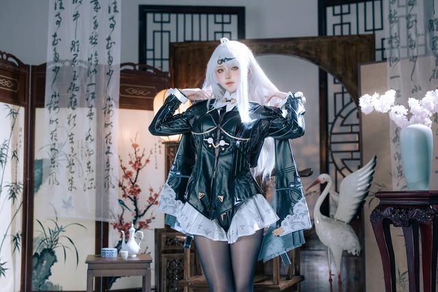 屿鱼Yukako仪玄cos:墨形影踪东方暗色美学下的冷艳掌控力 屿鱼Yukako仪玄cos:墨形影踪东方暗色美学下的冷艳掌控力