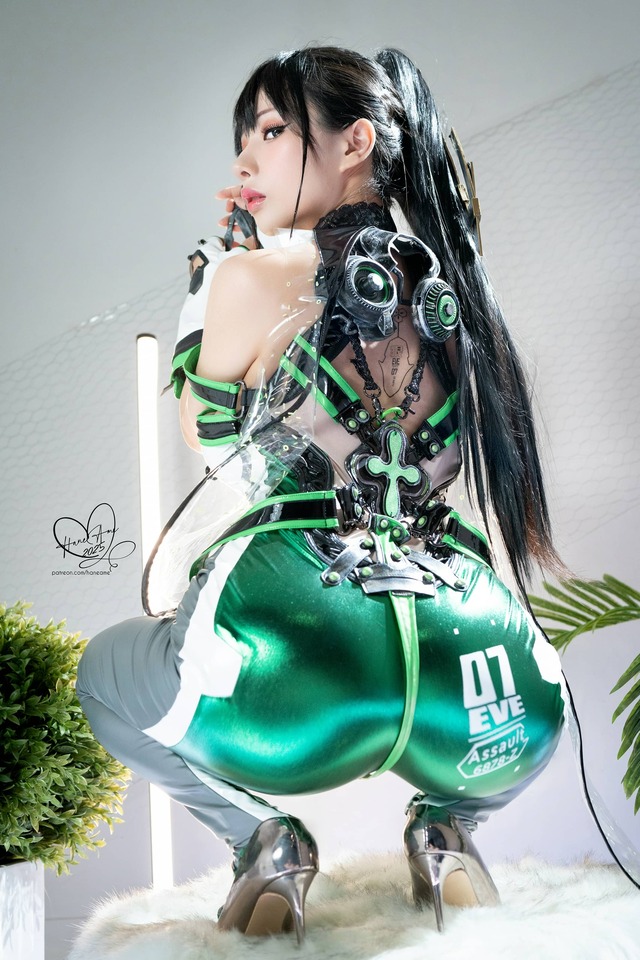 雨波HaneAme伊芙cos：以战斗姿态诠释剑星未来女战士的美学