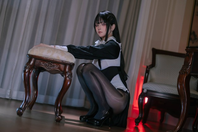 屿鱼Yukako丝袜修女COS:黑白修女服下的冷感与镜头表现力 屿鱼Yukako丝袜修女COS:黑白修女服下的冷感与镜头表现力