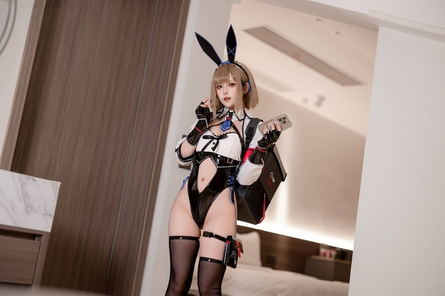 都市轻幻想的递送瞬间:屿鱼Yukako外卖兔女郎葵COS赏析 都市轻幻想的递送瞬间:屿鱼Yukako外卖兔女郎葵COS赏析