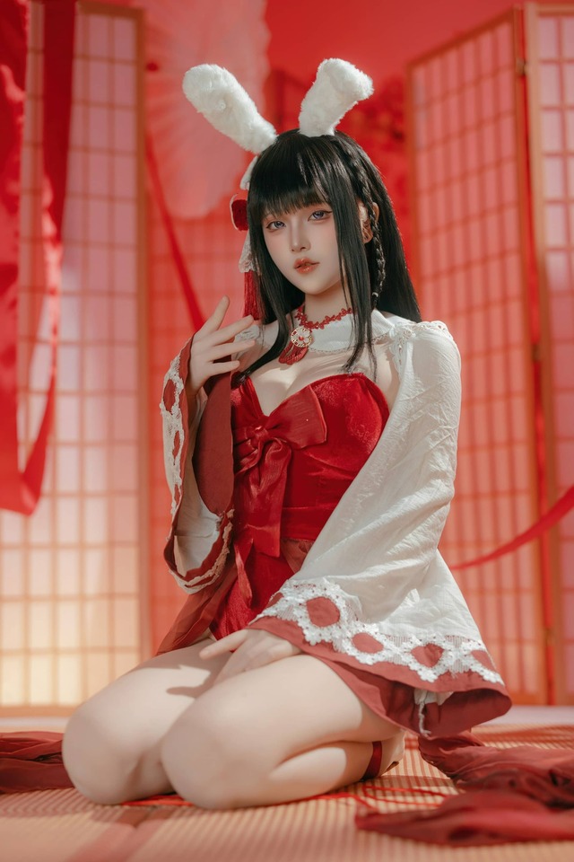 朱红与雪寂的重樱夜:碧蓝航线·屿鱼Yukako巫女兔大山COS 朱红与雪寂的重樱夜:碧蓝航线·屿鱼Yukako巫女兔大山COS
