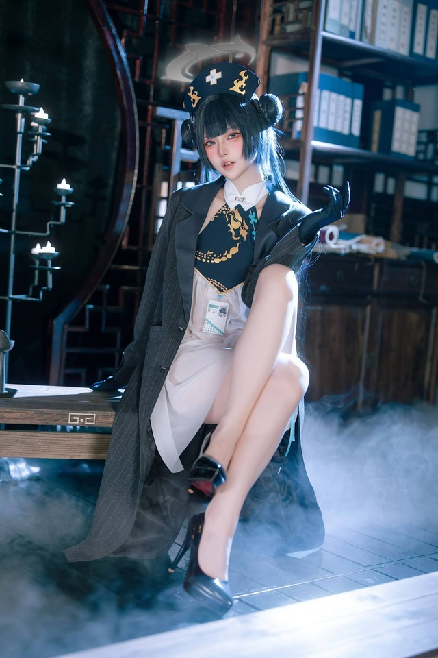 山海经会长的反差魅力!屿鱼Yukako妃咲COS冷艳制服天花板 山海经会长的反差魅力!屿鱼Yukako妃咲COS冷艳制服天花板