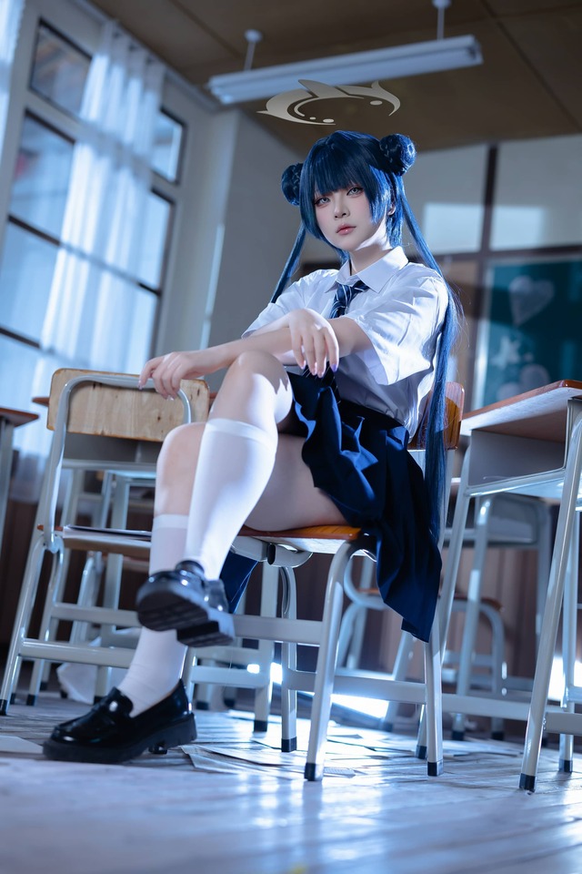 蔚蓝档案JK版妃咲COS:屿鱼Yukako打造高还原冷调校园少女 蔚蓝档案JK版妃咲COS:屿鱼Yukako打造高还原冷调校园少女