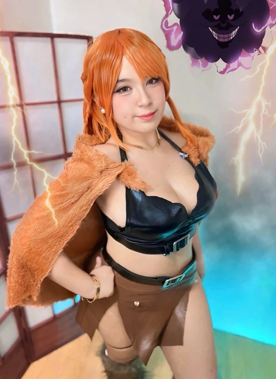 Neomachiii娜美COS：艾尔巴夫战袍还原海贼王巨人岛新造型