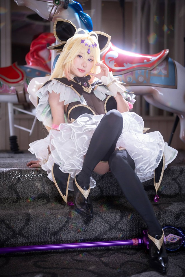 雨波_HaneAme露露卡COS：黑金魔法少女与旋转木马的碰撞