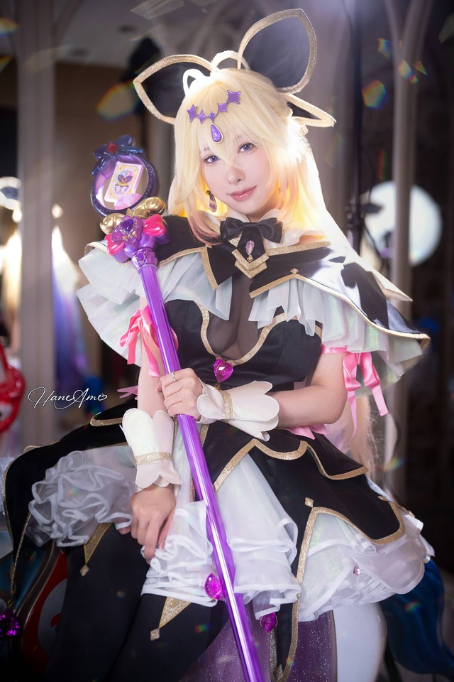 雨波_HaneAme露露卡COS：黑金魔法少女与旋转木马的碰撞