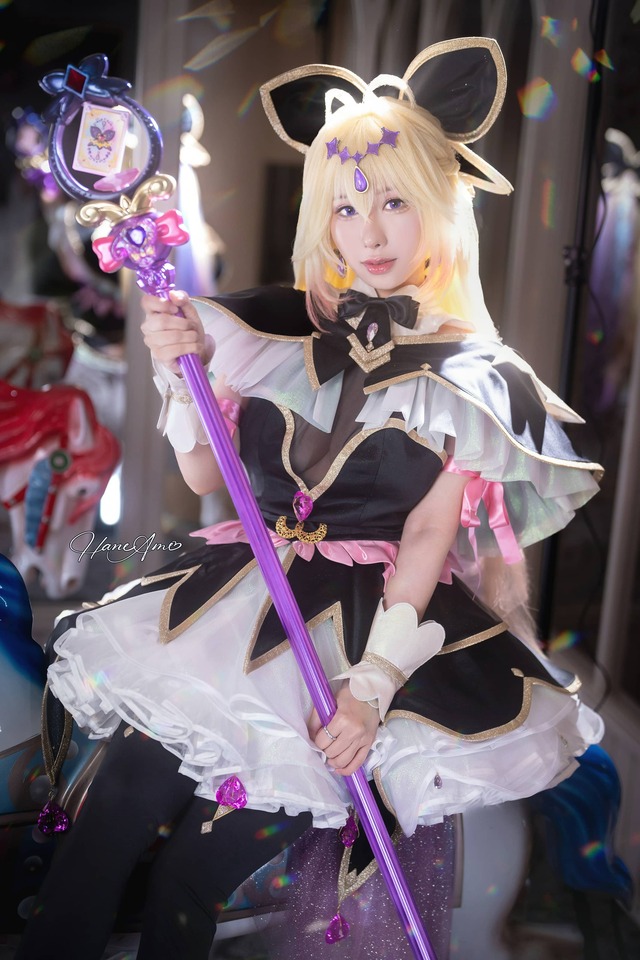 雨波_HaneAme露露卡COS：黑金魔法少女与旋转木马的碰撞