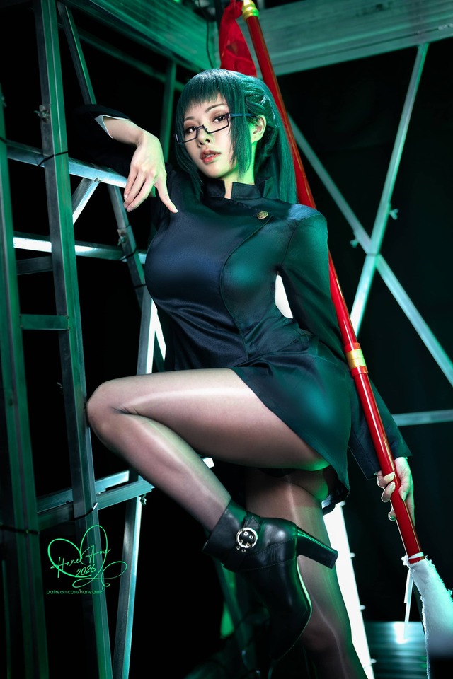 雨波HaneAme咒术回战cos:禅院真希高专制服拉满战斗氛围 雨波HaneAme咒术回战cos:禅院真希高专制服拉满战斗氛围
