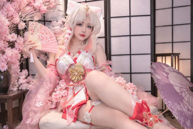 miko酱ww信浓COS:演绎樱花和风版重樱大舰娘的梦幻气质