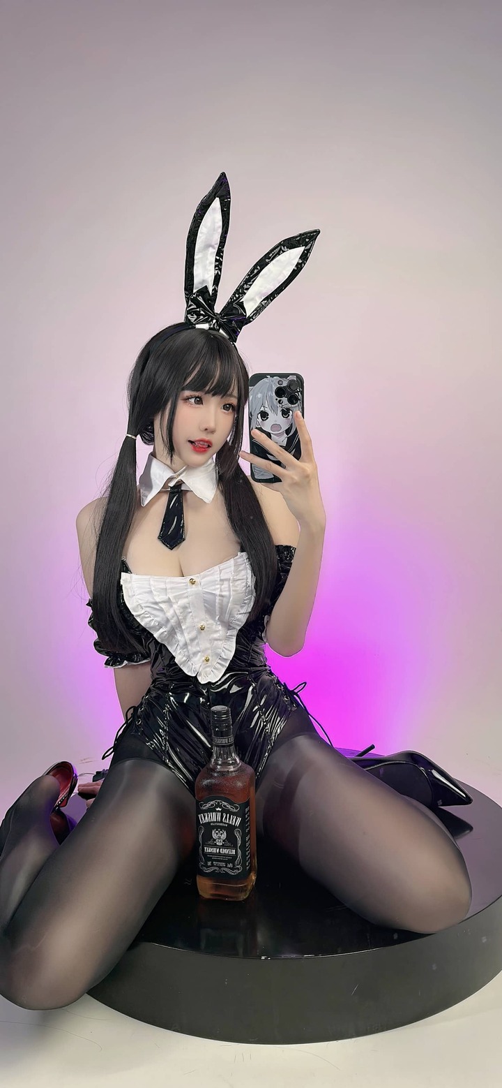 miko酱ww兔兔管家COS:黑色漆皮兔女郎高级质感与少女感 miko酱ww兔兔管家COS:黑色漆皮兔女郎高级质感与少女感