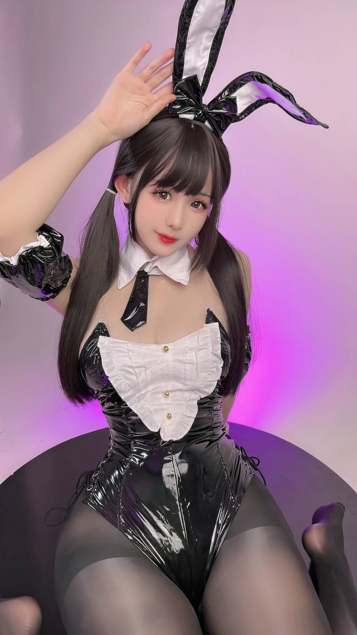 miko酱ww兔兔管家COS:黑色漆皮兔女郎高级质感与少女感 miko酱ww兔兔管家COS:黑色漆皮兔女郎高级质感与少女感