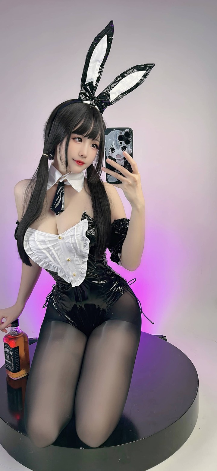miko酱ww兔兔管家COS:黑色漆皮兔女郎高级质感与少女感 miko酱ww兔兔管家COS:黑色漆皮兔女郎高级质感与少女感