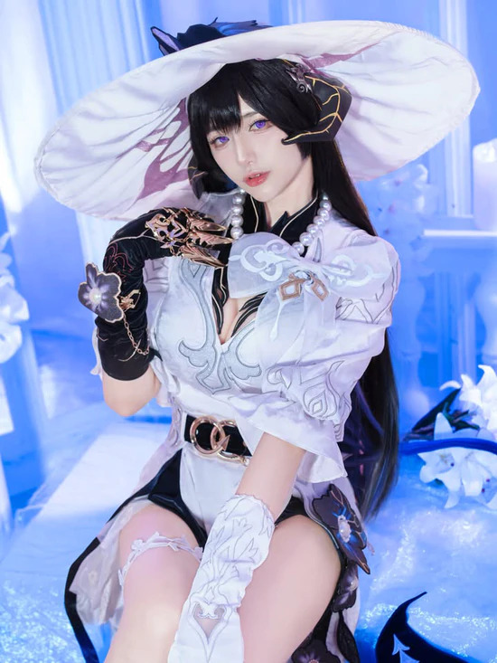 打破次元壁!当冷艳御姐遇上紫色梦幻Ruri绝美坎特蕾拉COS 打破次元壁!当冷艳御姐遇上紫色梦幻Ruri绝美坎特蕾拉COS