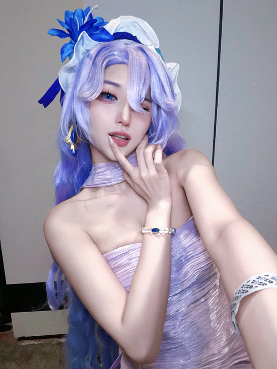 打破次元壁!当冷艳御姐遇上紫色梦幻Ruri绝美坎特蕾拉COS 打破次元壁!当冷艳御姐遇上紫色梦幻Ruri绝美坎特蕾拉COS