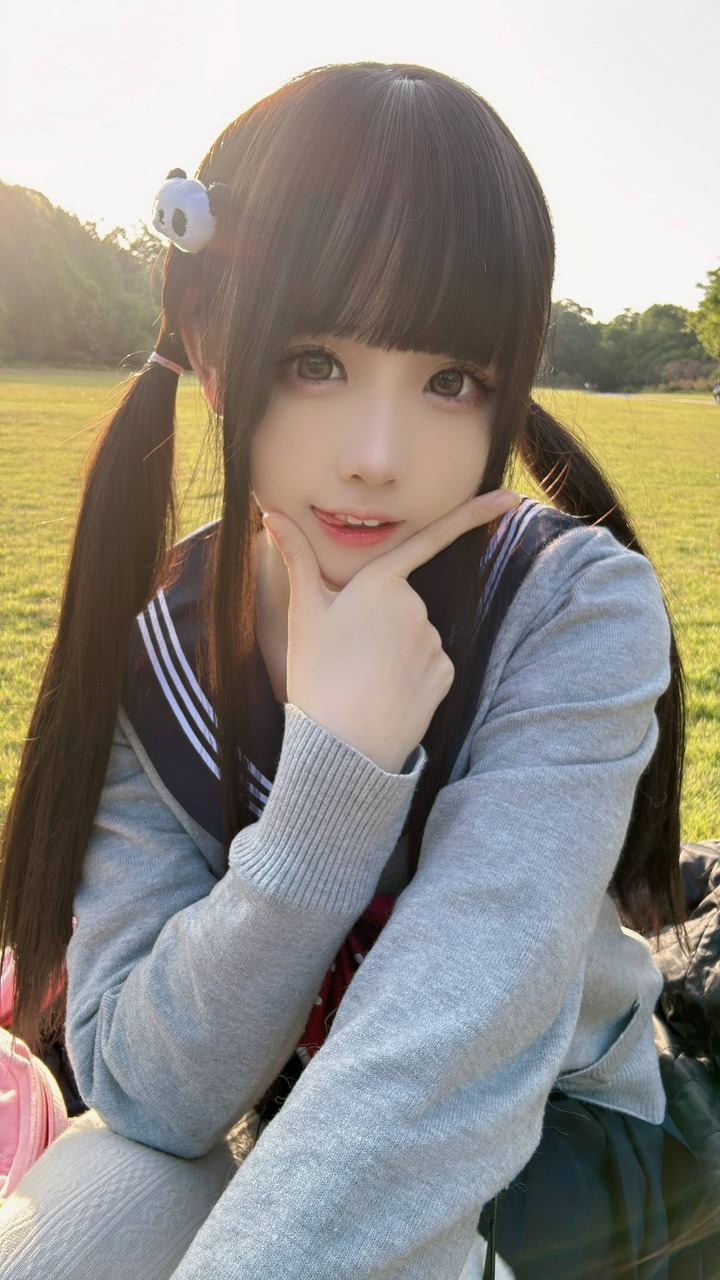 miko酱ww学生妹COS:用校园造型展现青春少女感自然气质 miko酱ww学生妹COS:用校园造型展现青春少女感自然气质