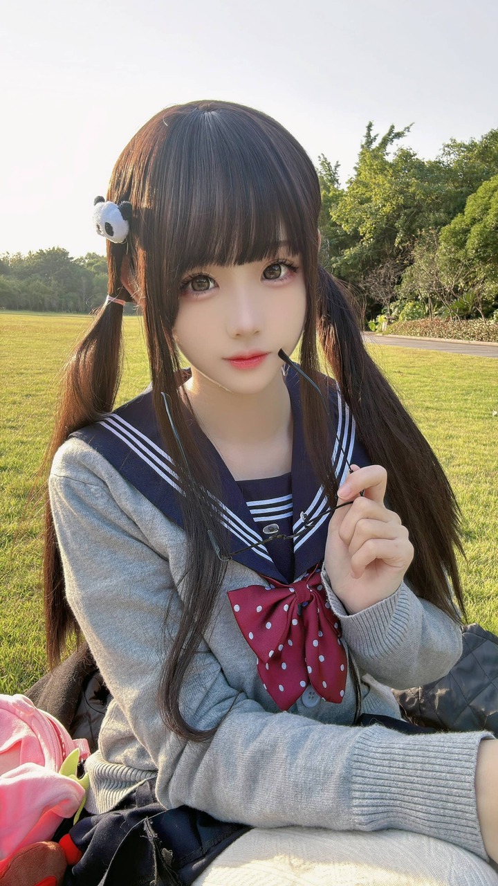 miko酱ww学生妹COS:用校园造型展现青春少女感自然气质 miko酱ww学生妹COS:用校园造型展现青春少女感自然气质