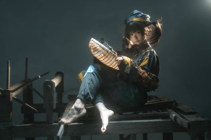 蠢沫沫一篮微光COS:少女小乞丐的清冷感与倔强故事感拉满 蠢沫沫一篮微光COS:少女小乞丐的清冷感与倔强故事感拉满