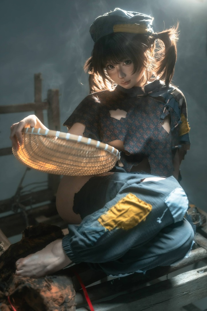 蠢沫沫一篮微光COS:少女小乞丐的清冷感与倔强故事感拉满 蠢沫沫一篮微光COS:少女小乞丐的清冷感与倔强故事感拉满