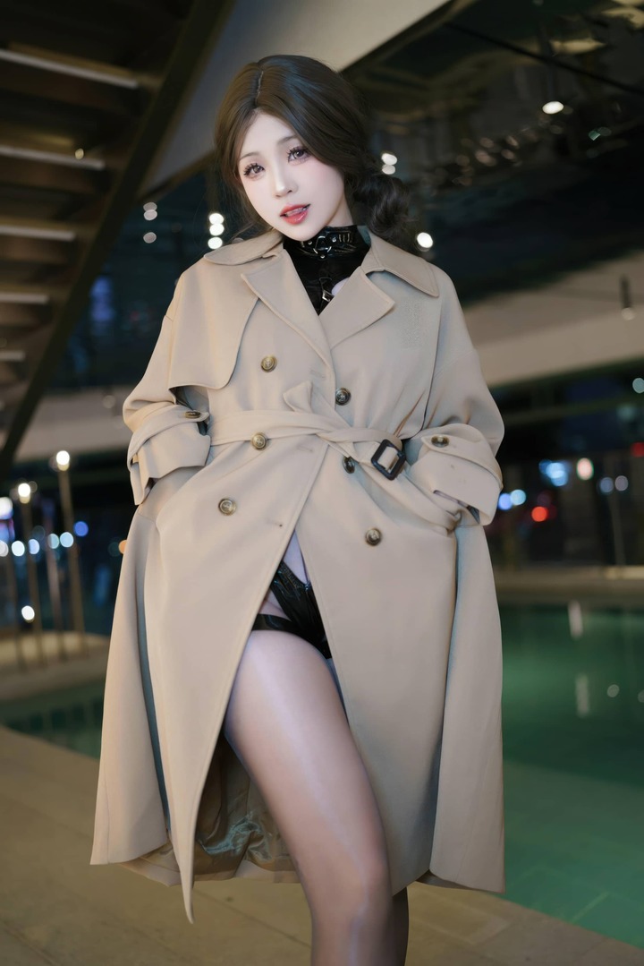 miko酱ww全新原创恋人COS:都市约会日的成熟与性感张力 miko酱ww全新原创恋人COS:都市约会日的成熟与性感张力