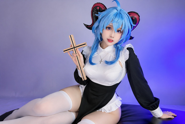 原神甘雨COS视觉:miko酱ww演绎璃月麒麟少女温柔与优雅