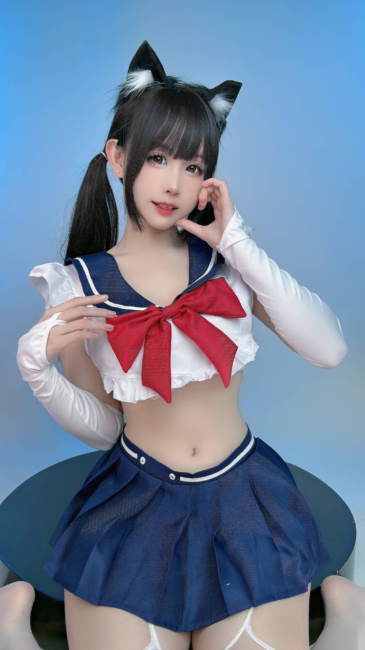 miko酱ww纯欲学妹COS:兽耳制服打造青春系二次元少女感 miko酱ww纯欲学妹COS:兽耳制服打造青春系二次元少女感