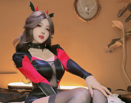 miko酱ww小恶魔COS:赛车女郎竞速美学与俏皮幻想的碰撞